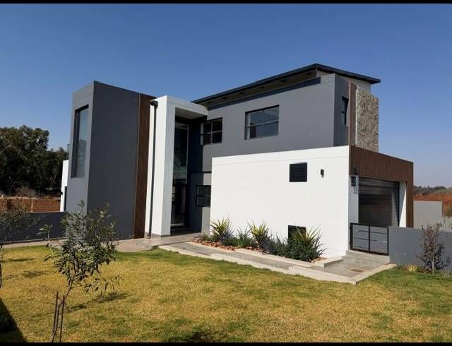 4 BEDROOM HOUSE FOR SALE IN FOUNTAINBROOK ESTATE